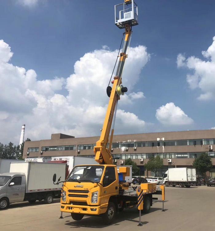 高空作业车